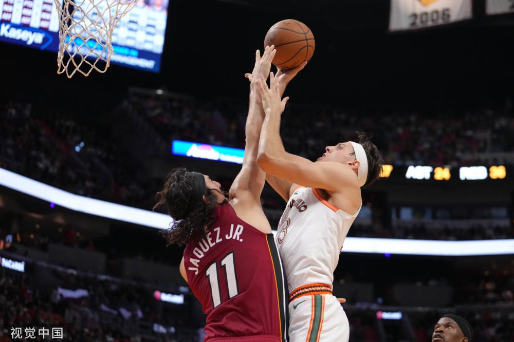 初到異國他 初到異國他