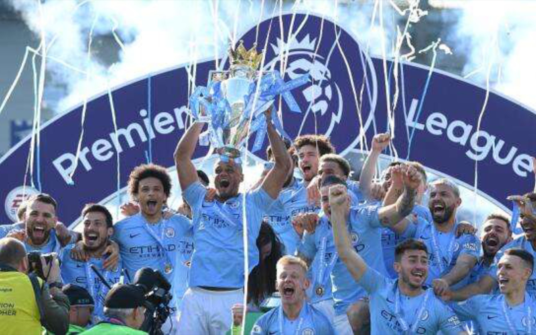 他在场上积 他在场上积